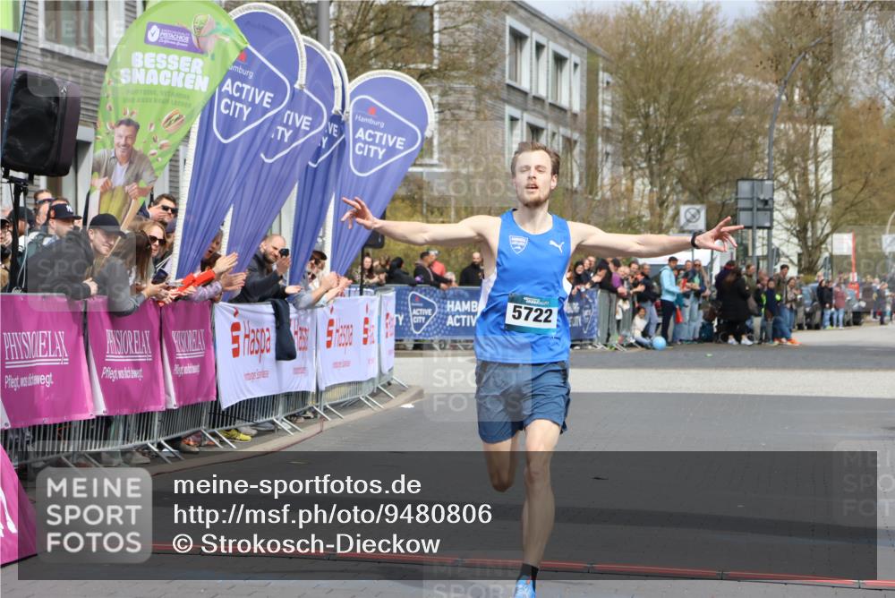 12.04.2026 - 45. Internationalen Wilhelmsburger Insellauf Strokosch-Dieckow http://msf.ph/oto/9480806 12.04.2026 12:46:06 Ziel 5722 meine-sportfotos.de