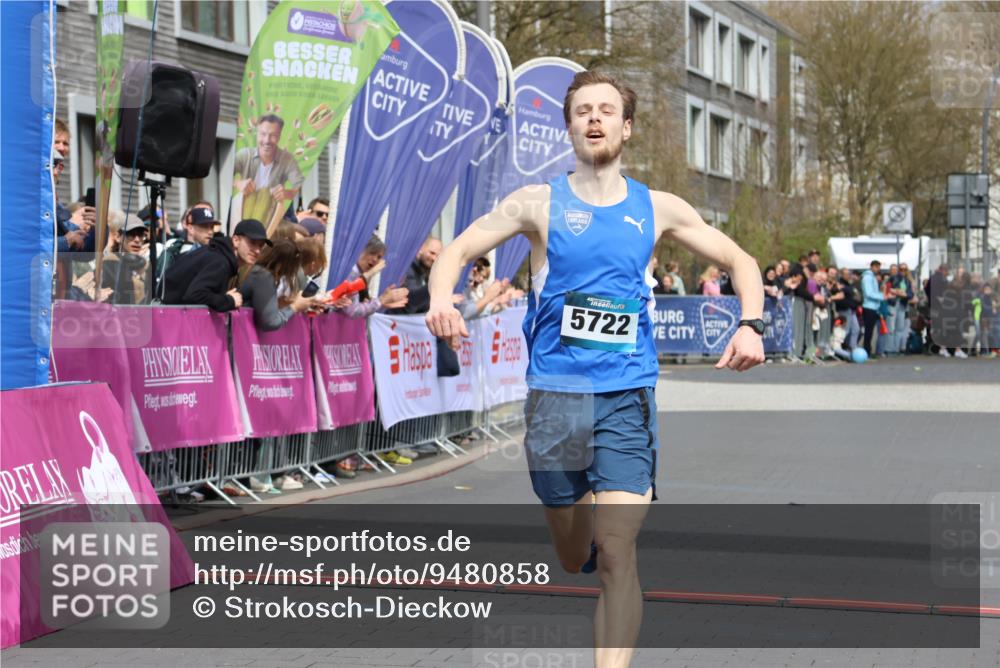 12.04.2026 - 45. Internationalen Wilhelmsburger Insellauf Strokosch-Dieckow http://msf.ph/oto/9480858 12.04.2026 12:46:06 Ziel 5722 meine-sportfotos.de