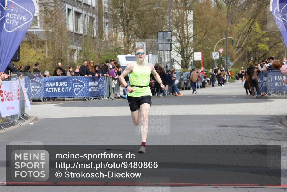 12.04.2026 - 45. Internationalen Wilhelmsburger Insellauf Strokosch-Dieckow http://msf.ph/oto/9480866 12.04.2026 12:46:37 Ziel 4093 meine-sportfotos.de