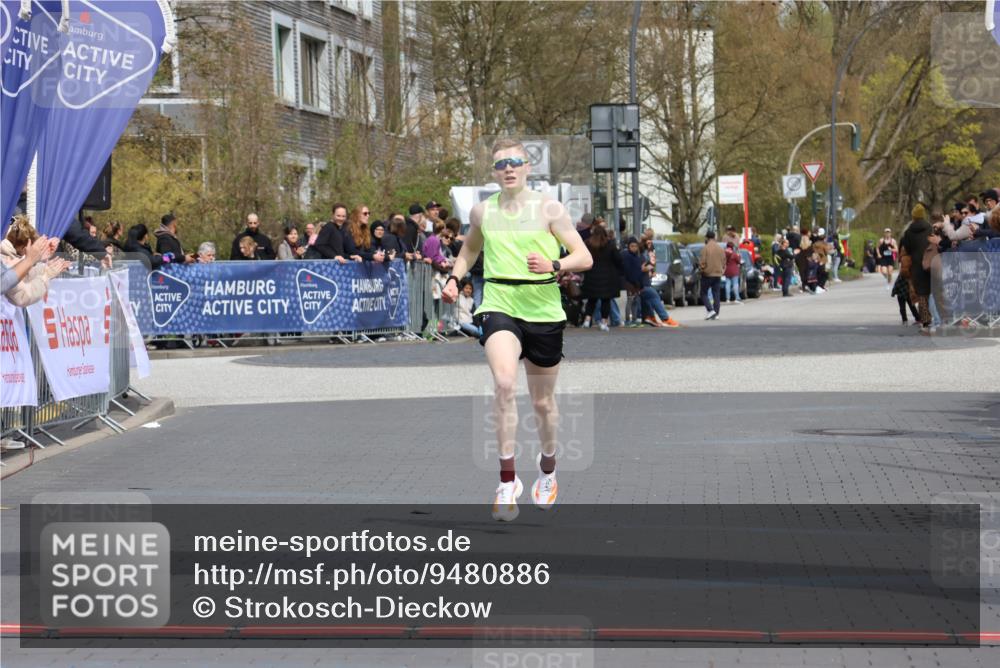 12.04.2026 - 45. Internationalen Wilhelmsburger Insellauf Strokosch-Dieckow http://msf.ph/oto/9480886 12.04.2026 12:46:37 Ziel 4093 meine-sportfotos.de