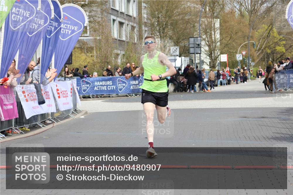 12.04.2026 - 45. Internationalen Wilhelmsburger Insellauf Strokosch-Dieckow http://msf.ph/oto/9480907 12.04.2026 12:46:38 Ziel 4093 meine-sportfotos.de