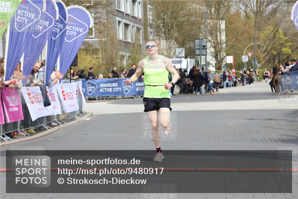 12.04.2026 - 45. Internationalen Wilhelmsburger Insellauf Strokosch-Dieckow http://msf.ph/oto/9480917 12.04.2026 12:46:38 Ziel 4093 meine-sportfotos.de