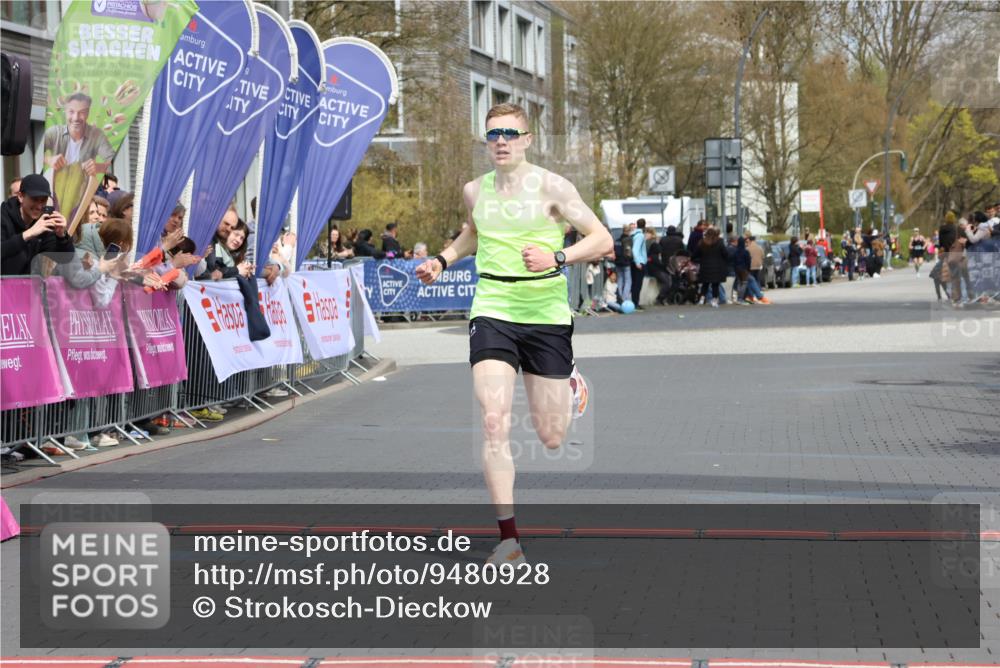 12.04.2026 - 45. Internationalen Wilhelmsburger Insellauf Strokosch-Dieckow http://msf.ph/oto/9480928 12.04.2026 12:46:39 Ziel 4093 meine-sportfotos.de