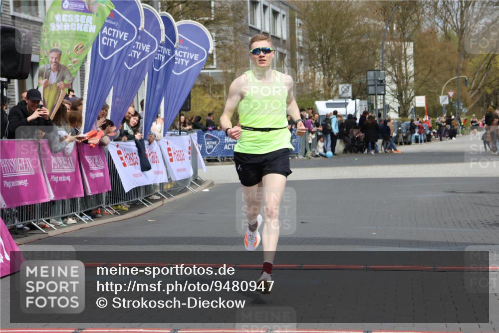 12.04.2026 - 45. Internationalen Wilhelmsburger Insellauf Strokosch-Dieckow http://msf.ph/oto/9480947 12.04.2026 12:46:39 Ziel 4093 meine-sportfotos.de