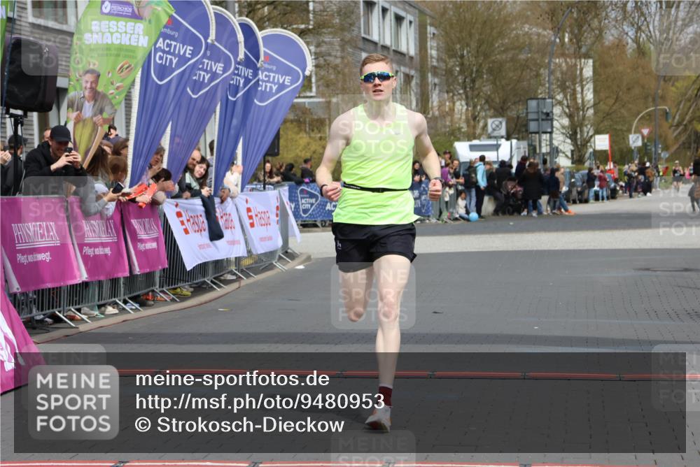 12.04.2026 - 45. Internationalen Wilhelmsburger Insellauf Strokosch-Dieckow http://msf.ph/oto/9480953 12.04.2026 12:46:39 Ziel 4093 meine-sportfotos.de