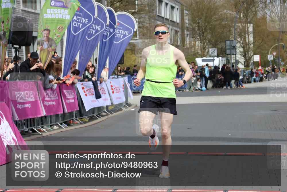 12.04.2026 - 45. Internationalen Wilhelmsburger Insellauf Strokosch-Dieckow http://msf.ph/oto/9480963 12.04.2026 12:46:39 Ziel 4093 meine-sportfotos.de