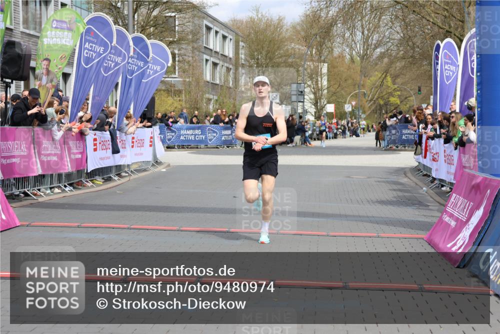 12.04.2026 - 45. Internationalen Wilhelmsburger Insellauf Strokosch-Dieckow http://msf.ph/oto/9480974 12.04.2026 12:47:00 Ziel 3389 meine-sportfotos.de
