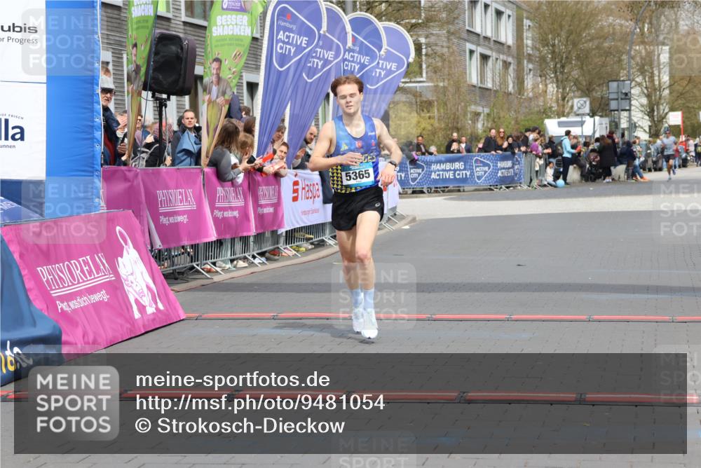 12.04.2026 - 45. Internationalen Wilhelmsburger Insellauf Strokosch-Dieckow http://msf.ph/oto/9481054 12.04.2026 12:47:10 Ziel 5365 meine-sportfotos.de