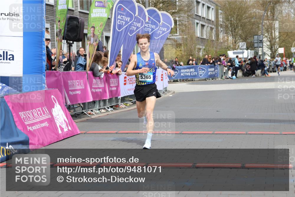 12.04.2026 - 45. Internationalen Wilhelmsburger Insellauf Strokosch-Dieckow http://msf.ph/oto/9481071 12.04.2026 12:47:10 Ziel 5365 meine-sportfotos.de
