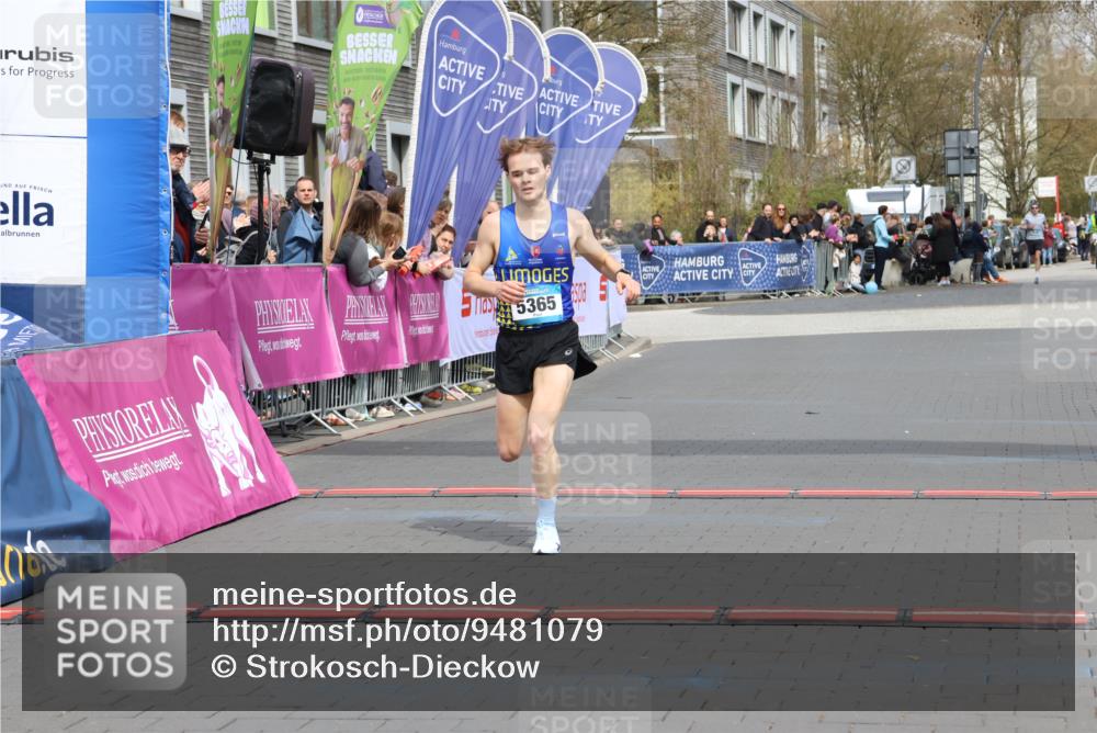 12.04.2026 - 45. Internationalen Wilhelmsburger Insellauf Strokosch-Dieckow http://msf.ph/oto/9481079 12.04.2026 12:47:10 Ziel 5365 meine-sportfotos.de