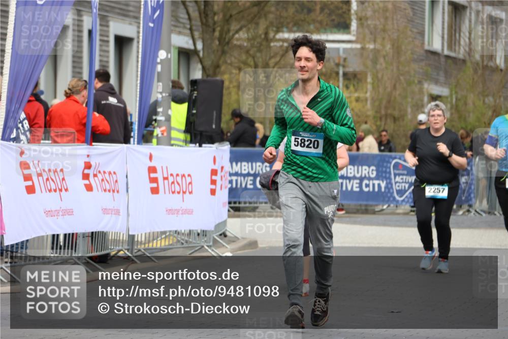 12.04.2026 - 45. Internationalen Wilhelmsburger Insellauf Strokosch-Dieckow http://msf.ph/oto/9481098 12.04.2026 13:25:42 Ziel 2848 meine-sportfotos.de