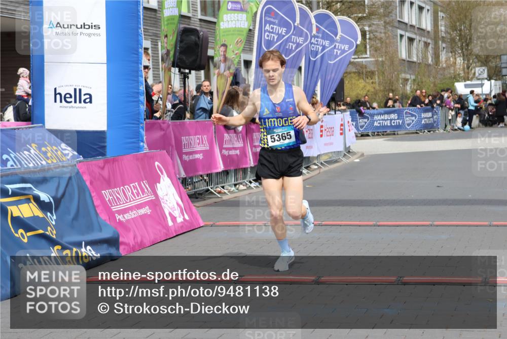 12.04.2026 - 45. Internationalen Wilhelmsburger Insellauf Strokosch-Dieckow http://msf.ph/oto/9481138 12.04.2026 12:47:11 Ziel 5365 meine-sportfotos.de