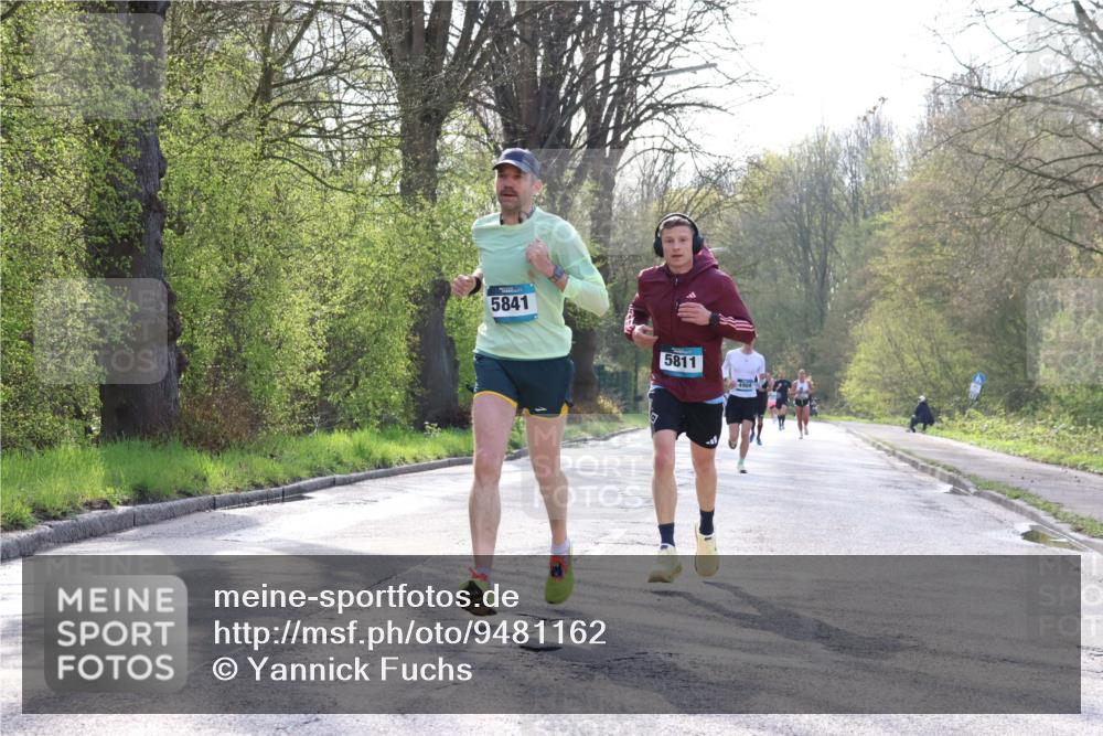 12.04.2026 - 45. Internationalen Wilhelmsburger Insellauf Yannick Fuchs http://msf.ph/oto/9481162 12.04.2026 10:21:12 Laufen 5841, 5811, 4904 meine-sportfotos.de