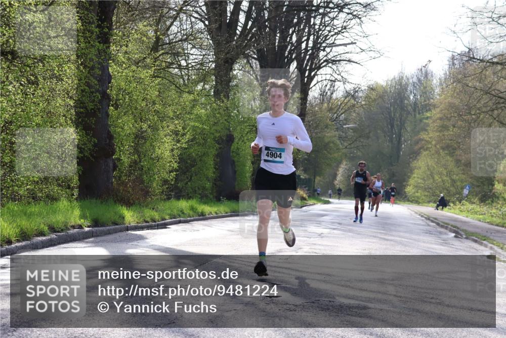 12.04.2026 - 45. Internationalen Wilhelmsburger Insellauf Yannick Fuchs http://msf.ph/oto/9481224 12.04.2026 10:21:18 Laufen 4904 meine-sportfotos.de