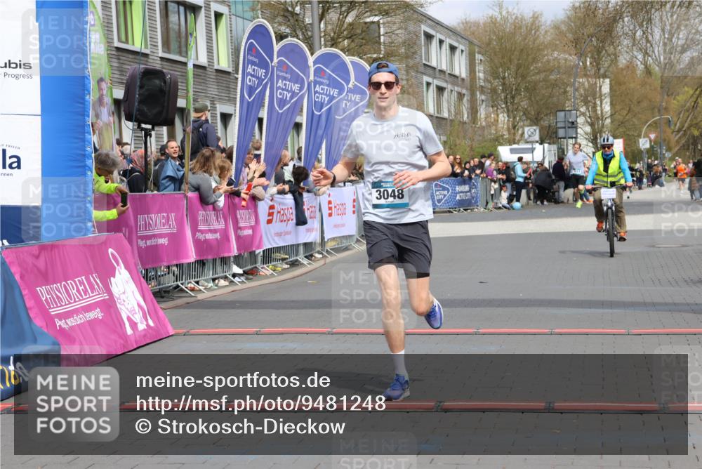 12.04.2026 - 45. Internationalen Wilhelmsburger Insellauf Strokosch-Dieckow http://msf.ph/oto/9481248 12.04.2026 12:47:23 Ziel 3048 meine-sportfotos.de