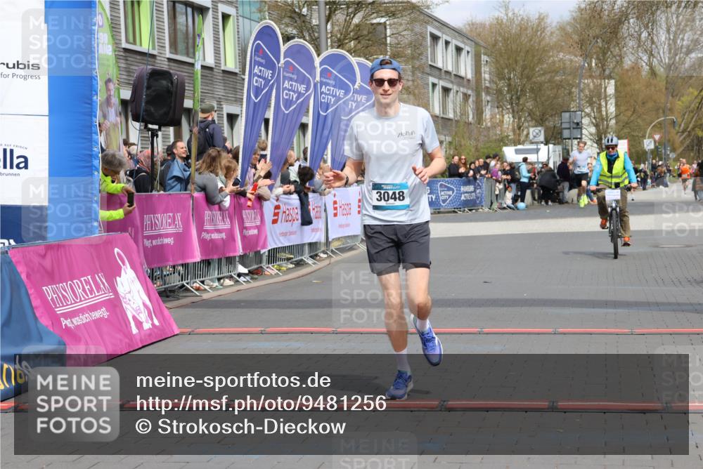 12.04.2026 - 45. Internationalen Wilhelmsburger Insellauf Strokosch-Dieckow http://msf.ph/oto/9481256 12.04.2026 12:47:23 Ziel 3048 meine-sportfotos.de