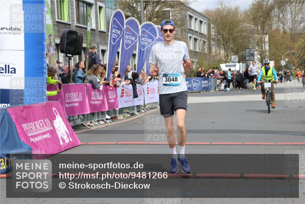 12.04.2026 - 45. Internationalen Wilhelmsburger Insellauf Strokosch-Dieckow http://msf.ph/oto/9481266 12.04.2026 12:47:23 Ziel 3048 meine-sportfotos.de