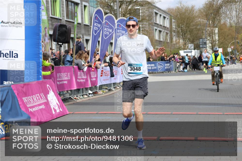 12.04.2026 - 45. Internationalen Wilhelmsburger Insellauf Strokosch-Dieckow http://msf.ph/oto/9481306 12.04.2026 12:47:24 Ziel 3048 meine-sportfotos.de