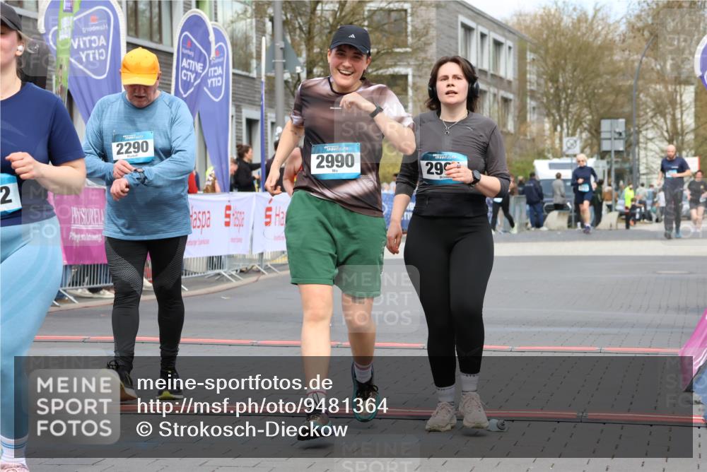 12.04.2026 - 45. Internationalen Wilhelmsburger Insellauf Strokosch-Dieckow http://msf.ph/oto/9481364 12.04.2026 13:25:09 Ziel 2111, 2112, 2290, 4812, 2990, 2991, 2012 meine-sportfotos.de