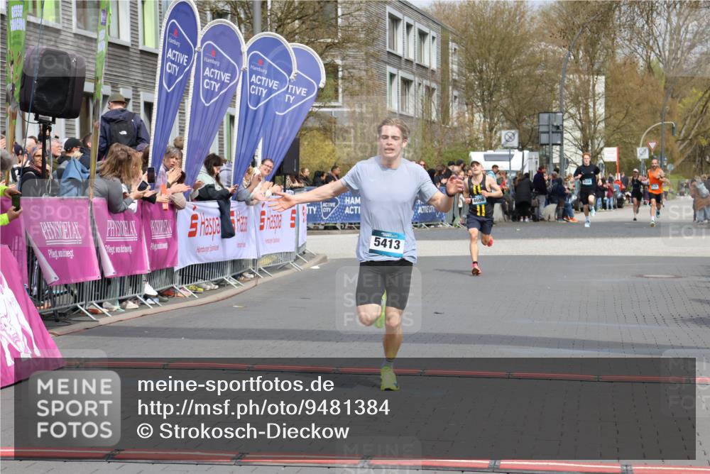 12.04.2026 - 45. Internationalen Wilhelmsburger Insellauf Strokosch-Dieckow http://msf.ph/oto/9481384 12.04.2026 12:47:30 Ziel 5413, 4656 meine-sportfotos.de