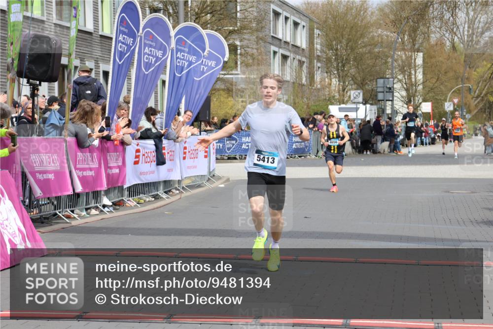 12.04.2026 - 45. Internationalen Wilhelmsburger Insellauf Strokosch-Dieckow http://msf.ph/oto/9481394 12.04.2026 12:47:30 Ziel 5413, 4656 meine-sportfotos.de