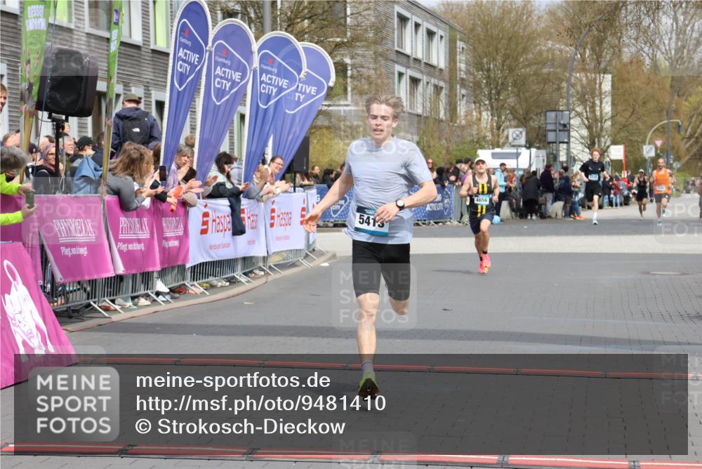 12.04.2026 - 45. Internationalen Wilhelmsburger Insellauf Strokosch-Dieckow http://msf.ph/oto/9481410 12.04.2026 12:47:30 Ziel 5413, 4656 meine-sportfotos.de
