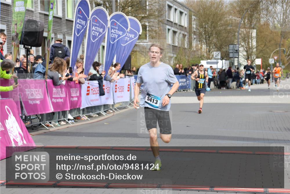 12.04.2026 - 45. Internationalen Wilhelmsburger Insellauf Strokosch-Dieckow http://msf.ph/oto/9481424 12.04.2026 12:47:30 Ziel 5413, 4656 meine-sportfotos.de