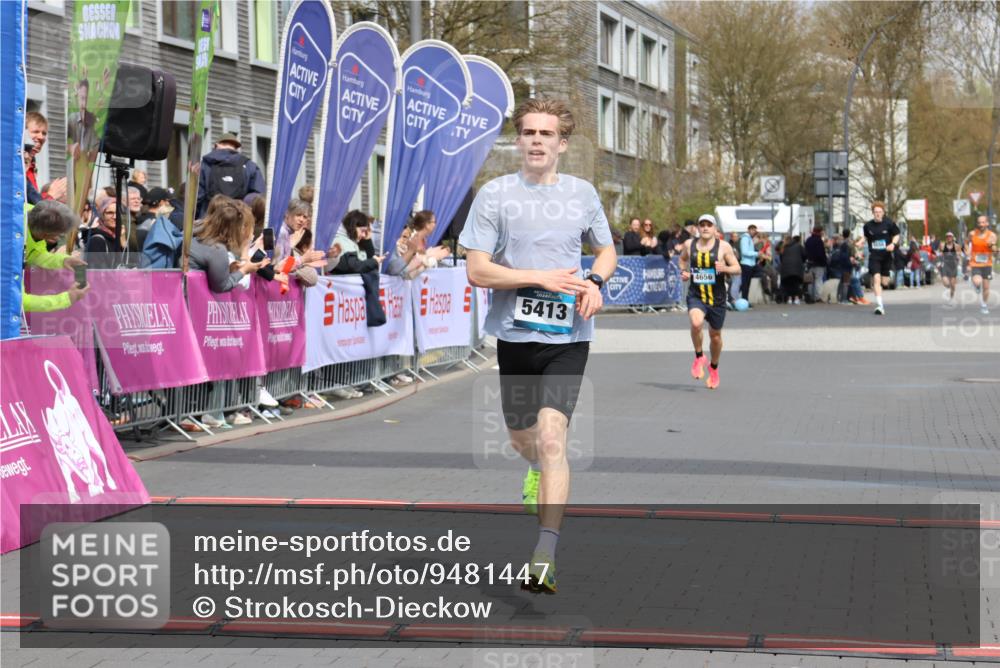 12.04.2026 - 45. Internationalen Wilhelmsburger Insellauf Strokosch-Dieckow http://msf.ph/oto/9481447 12.04.2026 12:47:30 Ziel 5413, 4656 meine-sportfotos.de