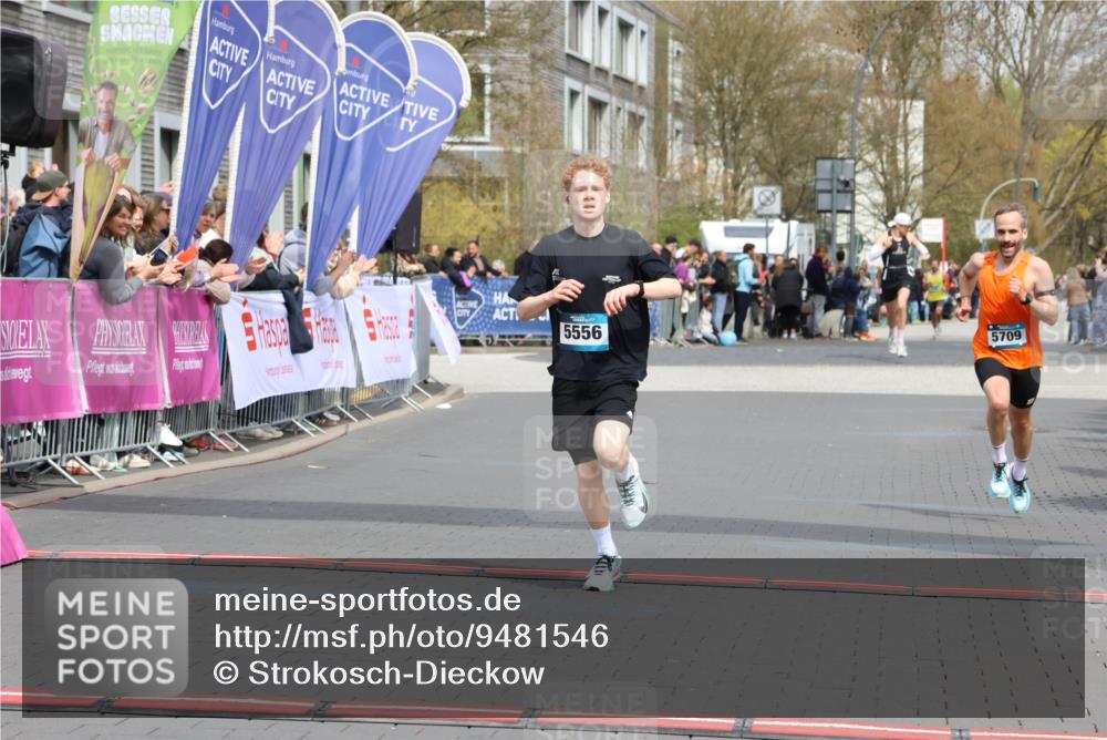 12.04.2026 - 45. Internationalen Wilhelmsburger Insellauf Strokosch-Dieckow http://msf.ph/oto/9481546 12.04.2026 12:47:37 Ziel 4656, 5556, 5709 meine-sportfotos.de