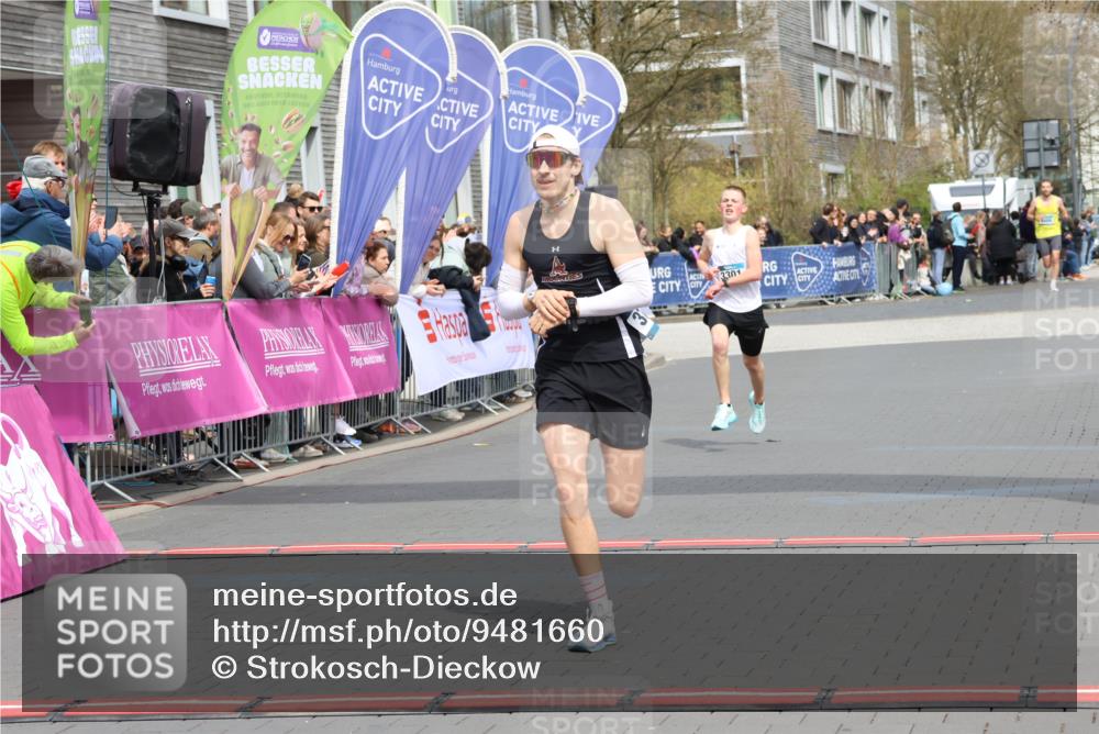 12.04.2026 - 45. Internationalen Wilhelmsburger Insellauf Strokosch-Dieckow http://msf.ph/oto/9481660 12.04.2026 12:47:44 Ziel 3750, 3301 meine-sportfotos.de