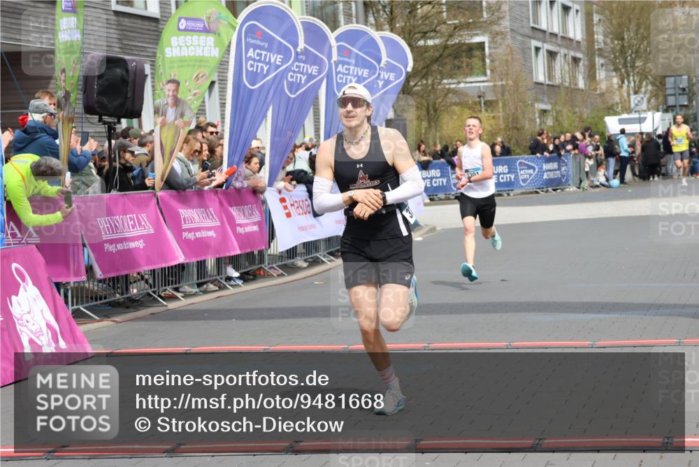 12.04.2026 - 45. Internationalen Wilhelmsburger Insellauf Strokosch-Dieckow http://msf.ph/oto/9481668 12.04.2026 12:47:44 Ziel 3750, 3301 meine-sportfotos.de