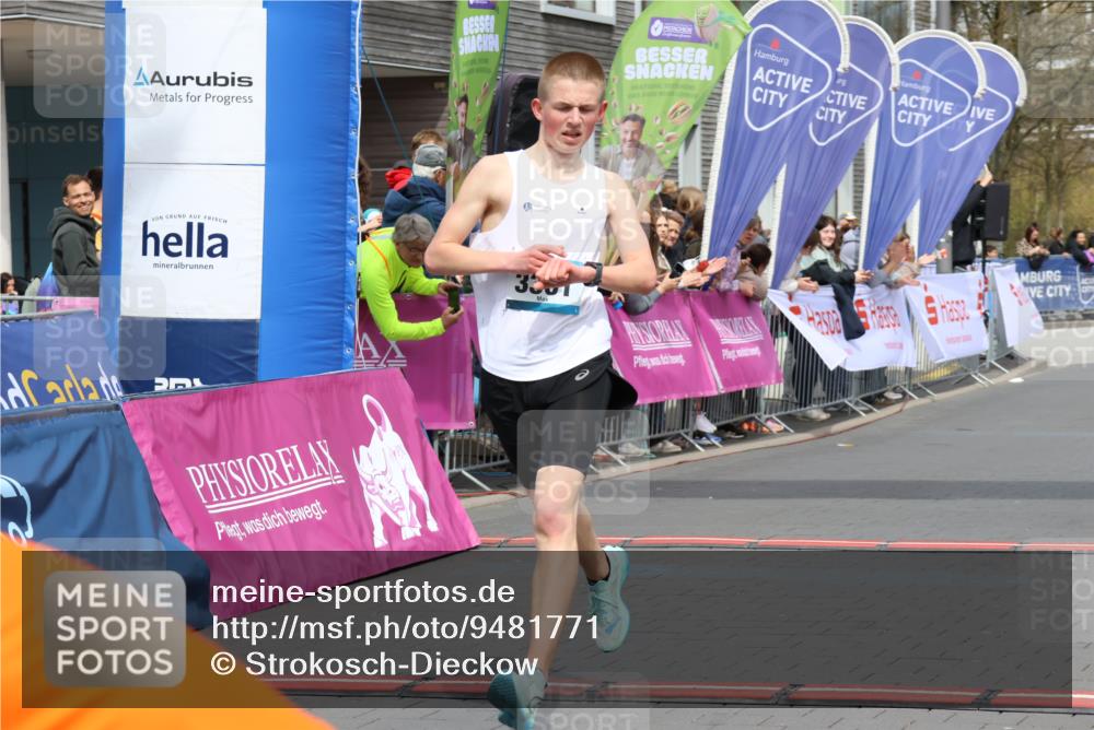 12.04.2026 - 45. Internationalen Wilhelmsburger Insellauf Strokosch-Dieckow http://msf.ph/oto/9481771 12.04.2026 12:47:46 Ziel 3750, 3301 meine-sportfotos.de