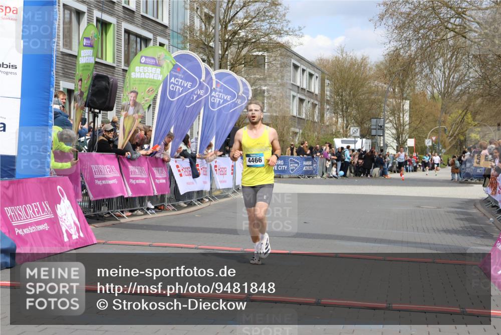 12.04.2026 - 45. Internationalen Wilhelmsburger Insellauf Strokosch-Dieckow http://msf.ph/oto/9481848 12.04.2026 12:47:52 Ziel 4466 meine-sportfotos.de