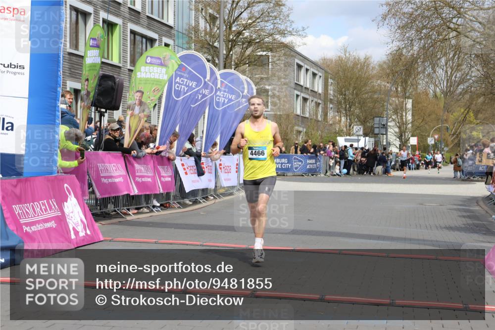 12.04.2026 - 45. Internationalen Wilhelmsburger Insellauf Strokosch-Dieckow http://msf.ph/oto/9481855 12.04.2026 12:47:52 Ziel 4466 meine-sportfotos.de