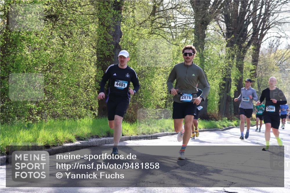 12.04.2026 - 45. Internationalen Wilhelmsburger Insellauf Yannick Fuchs http://msf.ph/oto/9481858 12.04.2026 10:30:01 Laufen 4401, 2878, 521, 5688, 3534, 3090 meine-sportfotos.de