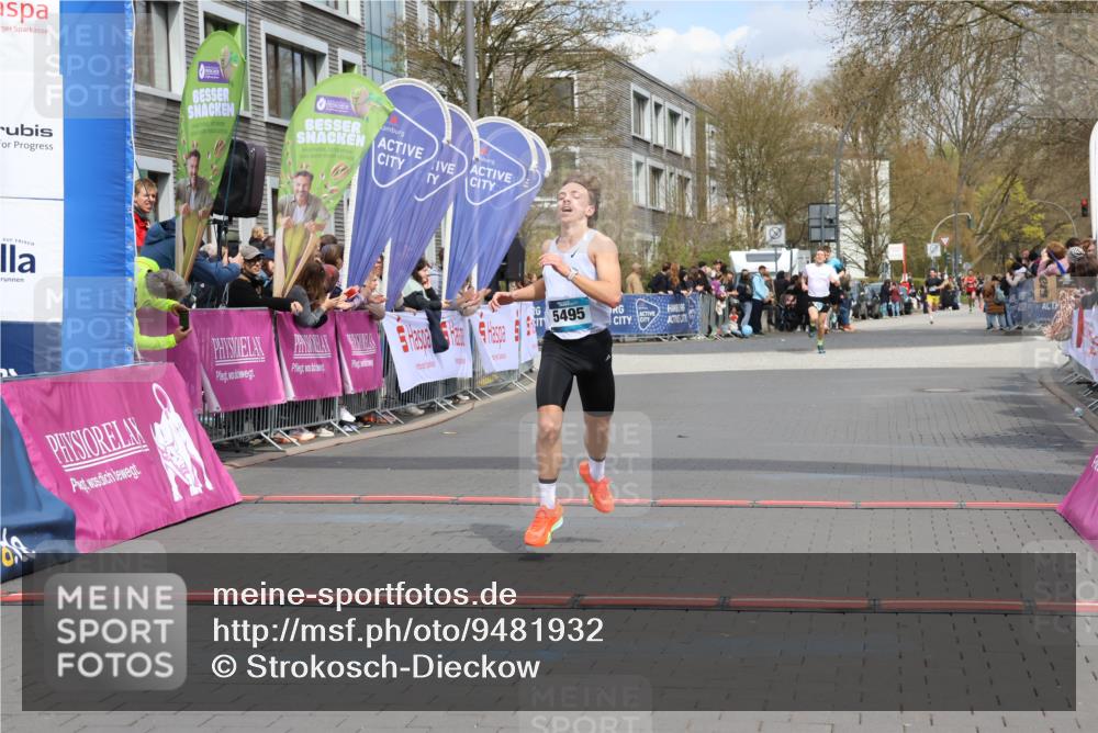 12.04.2026 - 45. Internationalen Wilhelmsburger Insellauf Strokosch-Dieckow http://msf.ph/oto/9481932 12.04.2026 12:48:01 Ziel 5495 meine-sportfotos.de