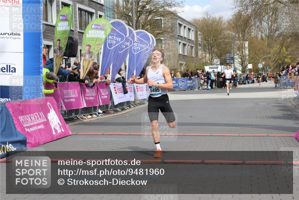 12.04.2026 - 45. Internationalen Wilhelmsburger Insellauf Strokosch-Dieckow http://msf.ph/oto/9481960 12.04.2026 12:48:01 Ziel 5495 meine-sportfotos.de