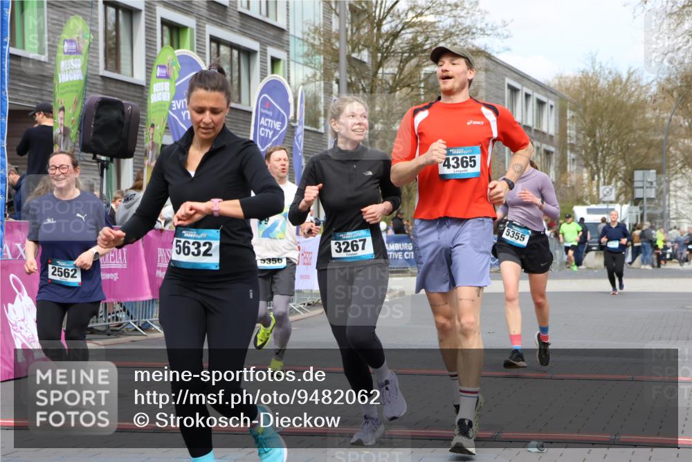12.04.2026 - 45. Internationalen Wilhelmsburger Insellauf Strokosch-Dieckow http://msf.ph/oto/9482062 12.04.2026 13:24:36 Ziel 3871, 5632, 4365, 3267, 2562, 5356, 5355 meine-sportfotos.de