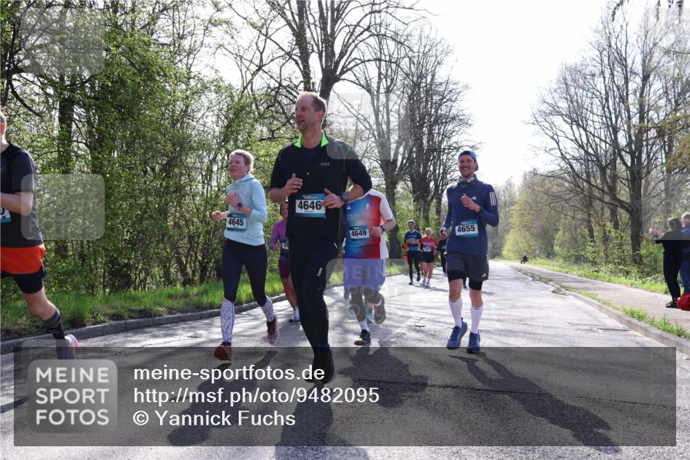 12.04.2026 - 45. Internationalen Wilhelmsburger Insellauf Yannick Fuchs http://msf.ph/oto/9482095 12.04.2026 10:30:22 Laufen 4645, 4646, 4649, 1380, 4655 meine-sportfotos.de