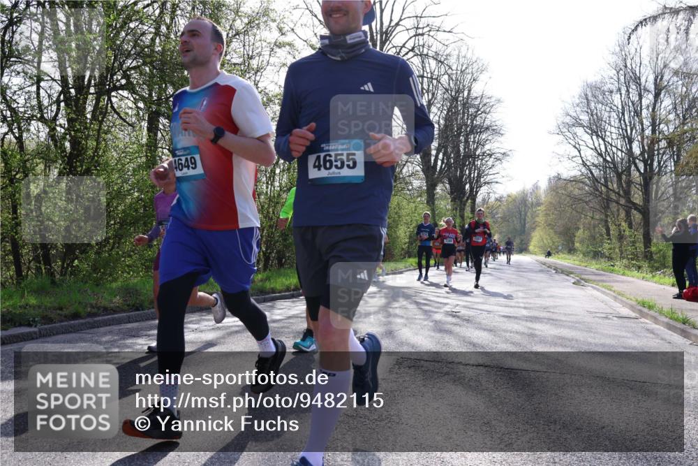 12.04.2026 - 45. Internationalen Wilhelmsburger Insellauf Yannick Fuchs http://msf.ph/oto/9482115 12.04.2026 10:30:23 Laufen 4649, 4655, 3380, 1381 meine-sportfotos.de