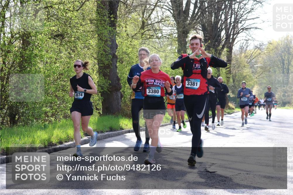 12.04.2026 - 45. Internationalen Wilhelmsburger Insellauf Yannick Fuchs http://msf.ph/oto/9482126 12.04.2026 10:30:24 Laufen 4674, 3380, 45, 5299, 3381, 4262 meine-sportfotos.de