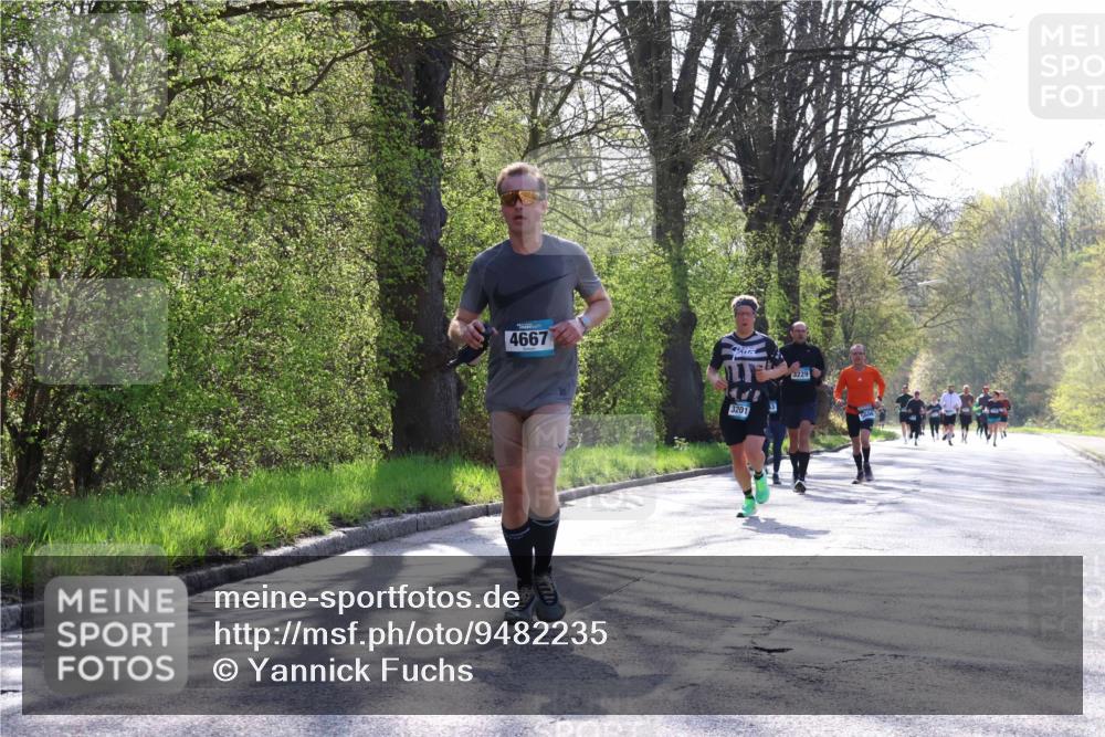 12.04.2026 - 45. Internationalen Wilhelmsburger Insellauf Yannick Fuchs http://msf.ph/oto/9482235 12.04.2026 10:30:32 Laufen 4667, 3201, 3229 meine-sportfotos.de
