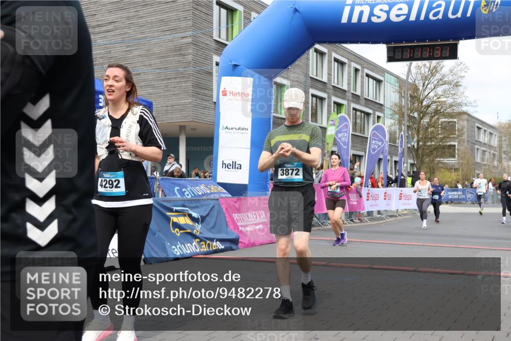 12.04.2026 - 45. Internationalen Wilhelmsburger Insellauf Strokosch-Dieckow http://msf.ph/oto/9482278 12.04.2026 13:24:30 Ziel 3872, 5017, 3871, 5632 meine-sportfotos.de