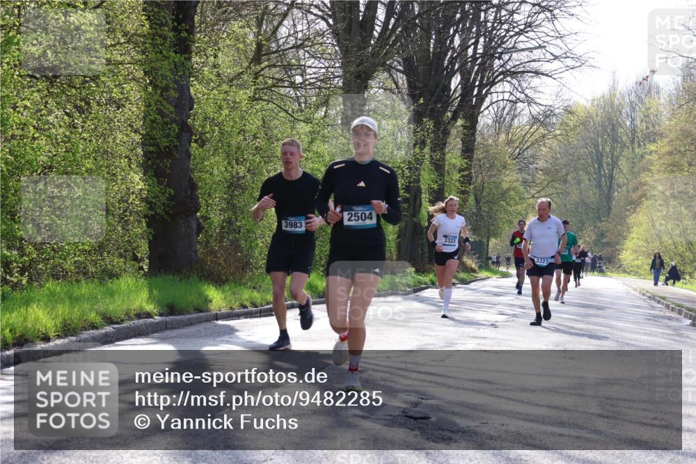 12.04.2026 - 45. Internationalen Wilhelmsburger Insellauf Yannick Fuchs http://msf.ph/oto/9482285 12.04.2026 10:22:55 Laufen 3983, 2504, 3323, 3327 meine-sportfotos.de