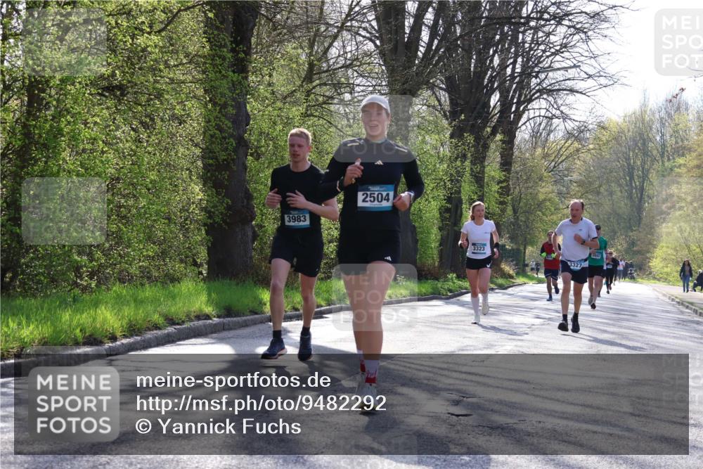 12.04.2026 - 45. Internationalen Wilhelmsburger Insellauf Yannick Fuchs http://msf.ph/oto/9482292 12.04.2026 10:22:55 Laufen 3983, 2504, 3323, 3327, 2892 meine-sportfotos.de