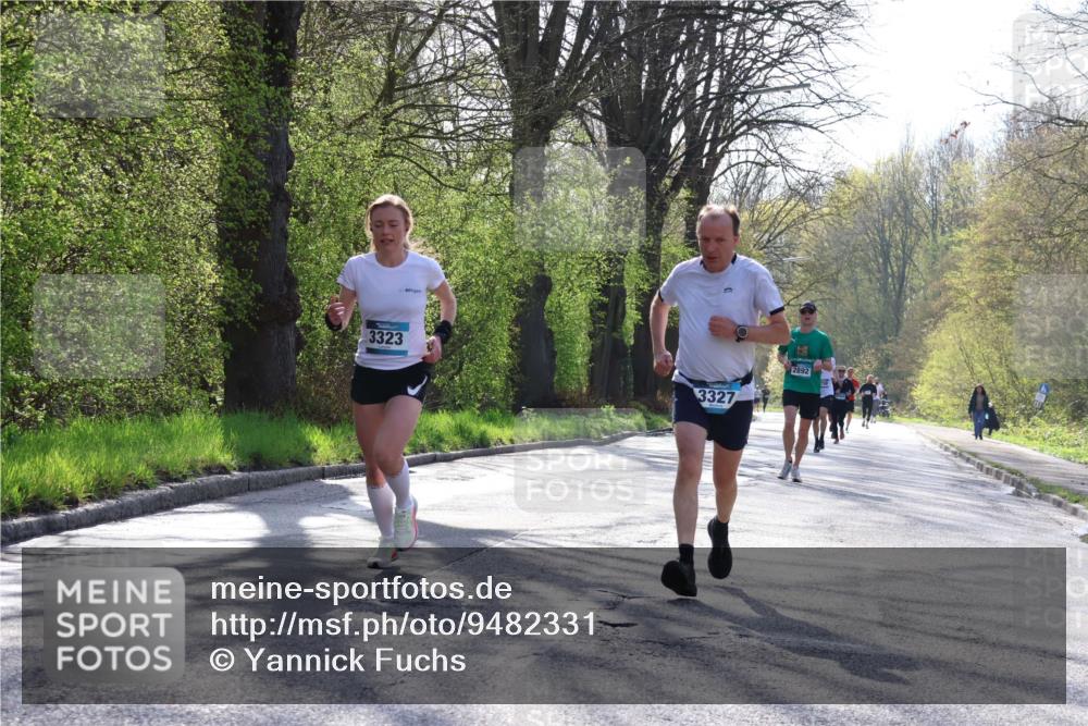 12.04.2026 - 45. Internationalen Wilhelmsburger Insellauf Yannick Fuchs http://msf.ph/oto/9482331 12.04.2026 10:22:58 Laufen 3323, 3327, 2892 meine-sportfotos.de
