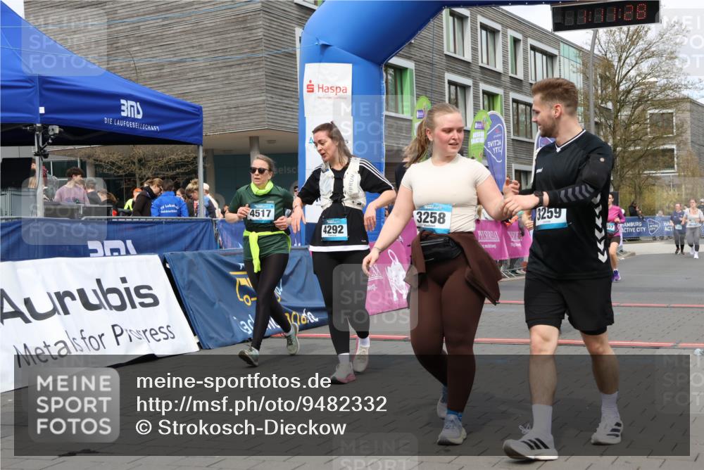 12.04.2026 - 45. Internationalen Wilhelmsburger Insellauf Strokosch-Dieckow http://msf.ph/oto/9482332 12.04.2026 13:24:27 Ziel 4292, 4517, 3872, 5017 meine-sportfotos.de