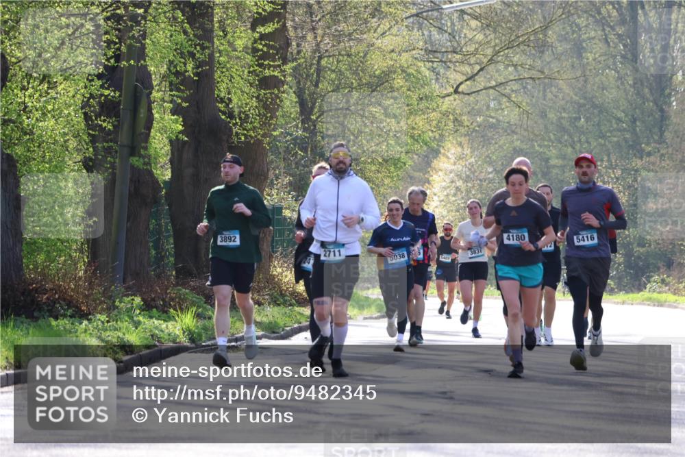 12.04.2026 - 45. Internationalen Wilhelmsburger Insellauf Yannick Fuchs http://msf.ph/oto/9482345 12.04.2026 10:30:42 Laufen 3892, 2711, 5038, 5489, 4180, 3831, 5416 meine-sportfotos.de