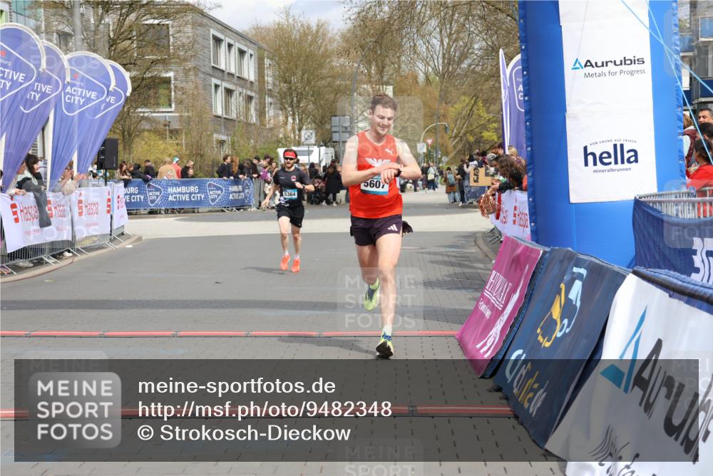 12.04.2026 - 45. Internationalen Wilhelmsburger Insellauf Strokosch-Dieckow http://msf.ph/oto/9482348 12.04.2026 12:48:21 Ziel 5607, 5364 meine-sportfotos.de