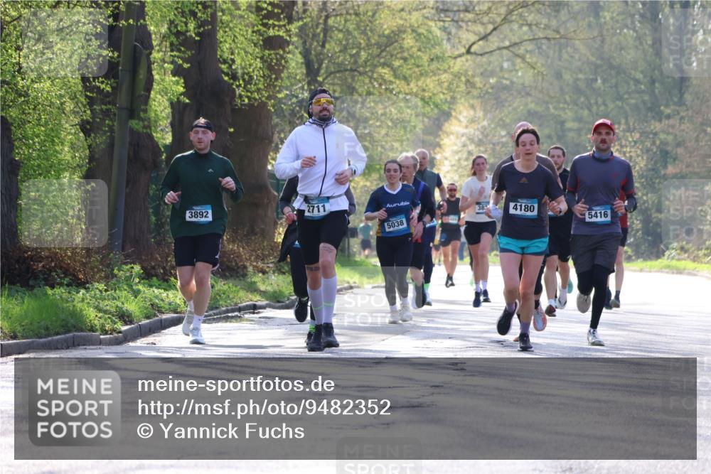 12.04.2026 - 45. Internationalen Wilhelmsburger Insellauf Yannick Fuchs http://msf.ph/oto/9482352 12.04.2026 10:30:42 Laufen 3892, 2711, 383, 4180, 5038, 5416 meine-sportfotos.de
